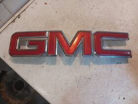 25112742 Gmc 1995 - 2005 Safari Front Grille Emblem Script Badge Logo Oem