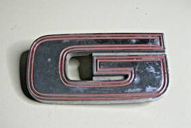 330356 Gmc 1973-1974 Jimmy And Truck Tailgate Emblem Inch G Gm# All Pins Oem