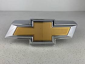 42770751 Gmc 2019-2022 Chevy Blazer Base Front Grille Gold Emblem Oem
