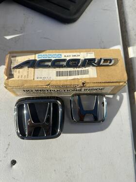08f20-s84-100n Honda 1998-2000 Accord Sedan Oem Black Chrome Emblem Kit