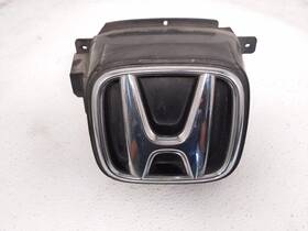71126-t1w-a01 Honda 2015-2016 Cr-v Front Bumper / Grille Emblem Pitting