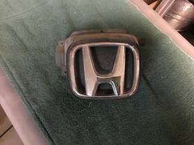71126-t1w-a010-m1 Honda 15 16 Cr-v Crv Front Grille Emblem And Baseplate Logo Badge Oem
