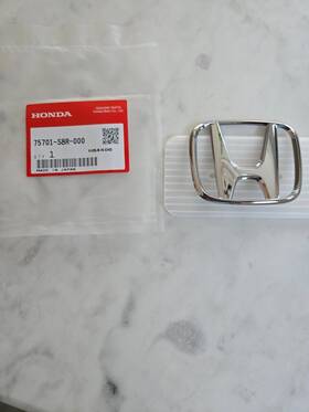 75701-s8r-000 Honda Genuine Emblem Oem#75701-s8r-000 - Usa Seller No Tariffs