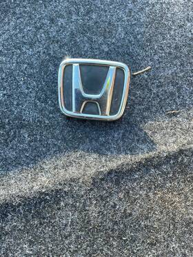 75701-sr8-a00 Honda 93-95 Civic Coupe Center Rear Emblem Oem
