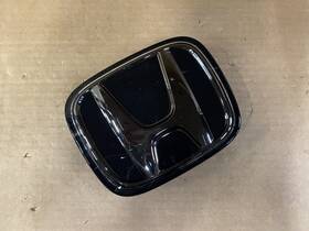 F191023-5614 Honda Genuine 2022 2023 Passport Ridgeline Front Grille Emblem Badge Logo Oem