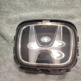 F201201-0514 Honda 2019-2022 Pilot 2019-2025 Passport Front Radar Emblem Sensing Badge Oem