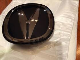 71125-tya-a01 Honda Kb4k01 Genuine Acura Mdx Oem Vehicle Front Emblem Radar Cover Black