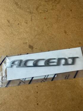 86311-1e000 Hyundai New 2005 To 2011 Accent Rear Nameplate Emblem Oem 86311 1e000 / Su 2165