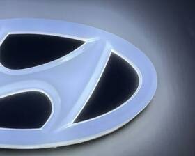 Cbw-bq4-004 Hyundai 4d White Rear Trunk Lid Led Emblem Badge Cold Cursor Exterior Part Fit