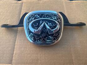 65890-60u10 Infiniti 1990 1991 1992 1993 1994 Q45 Front Hood Grille Badge Emblem
