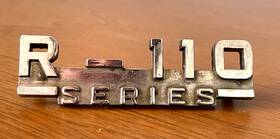 116226-r1 International 1953-54 Harvester Ihc R-110 Series Pickup Truck Badge Emblem