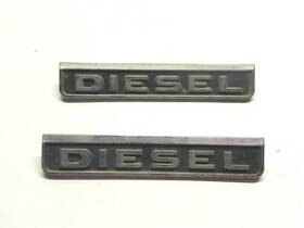 252134-c1 International #252134-c1 Vintage 1976-80 Scout 2 And Loadstar Pair Of Diesel Fender Emblem Intl