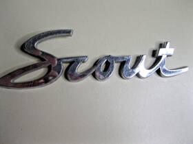 860265-r1 International 860265 1961-1971 Harvester Scout 80 800 Fender Emblem