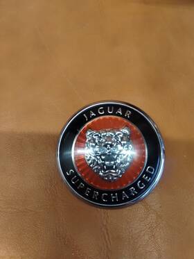 Hjb5900aa Jaguar Genuine Xk8 Supercharged 99-02 Front Hood Bonnet Badge Emblem