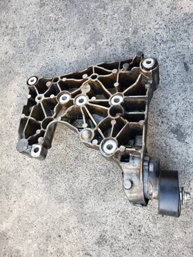 Gx73-10239-da Jaguar Xe 2.0l 2017 Alternator Bracket Belt Tensioner C95