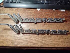 964385 Jeep Pair Of 2 Vintage Wagoneer 1970s Emblem Rare Badge Collectible Chrome