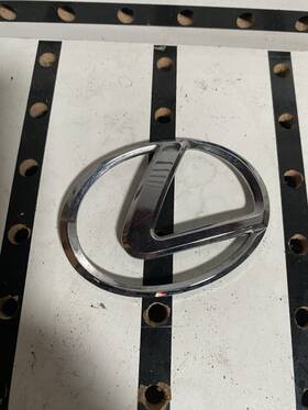 75431-53020 Lexus Is300 Trunk Badge 2001-2005