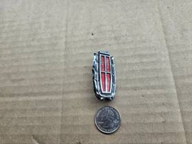 D9mb5420802aa Lincoln Oem Chrome Metal 1 7/8 Inch Tall Vintage Emblem Badge Logo