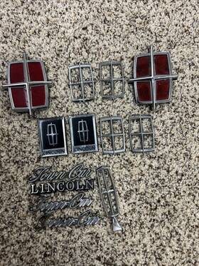 E5vb-5443600-aa Lincoln E5vb5443516-aa Town Car Trunk Lock Cover Ornament Pillar Letters Emblem