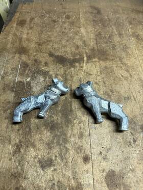 4mr2157 Mack 4mr2155 Vintage Oem Dog Bulldog Fender Emblems Truck Parts Set Pair