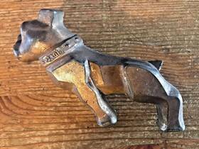 4mr2158 Mack Vintage Truck Bulldog Left Facing Emblem Brass Dog Badge Logo