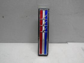 C5dz-8213-a Map 65 Falcon Grill Emblem