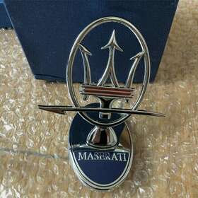 68332000 Maserati Quatrroporte Ghibli Levante Front Bumper Stereoscopic Emblem Modified