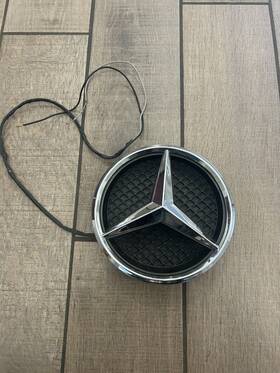 A-16681775 Mercedes-benz C 300 Gla 250 2017 2018 2019 Front Bumper Grille Lighting Emblem