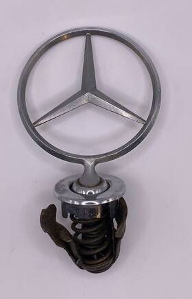 A2984friefi Mercedes-benz Hood Emblem 124 A2984 Friefi Clean