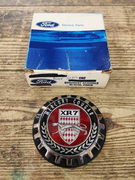 C9wy-65517a20-a Mercury Nos Oem 1969-1970 Cougar Xr7 Roof Pillar Emblem Genuine