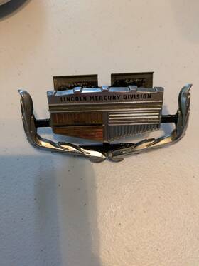 D0gb-8216-a Mercury 1970 70 Montego Front Grille Emblem / Ornament Used Oem