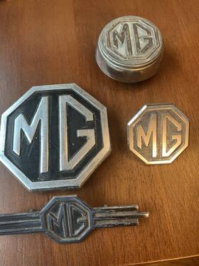130254 Mg Vintage Metal Trunk Badgescar Emblem Name Plate All For One Price Assortment