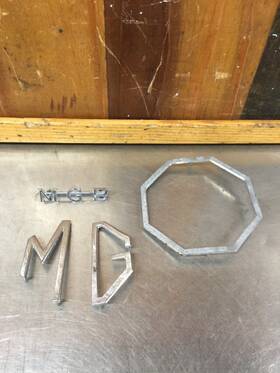 Ahh6079 Mg Mgb 1962-67 Original Trunk Badge Set 3 Pc. Octagonal. Used. Kmg938