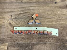 7415a107 Mitsubishi 2007 Outlander Rear Tail Gate Nameplate And Badge Logo Oem