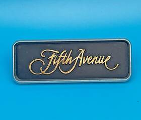 04460833 Mopar 1990-1993 Chrysler New Yorker Inch Fifth Avenue Dash Emblem Oem Gold