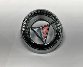 2578572 Mopar 1965 Plymouth Valiant Grille Emblem Ornament Nos
