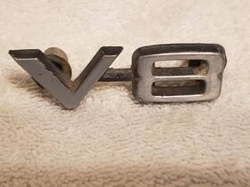 2579748 Mopar 1966 Coronet V8 Fender Emblem Rat Rod Honda Toyota Focus Pinto
