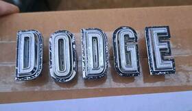 2786574 Mopar 1968 Dodge Coronet Grille Emblem Set Used