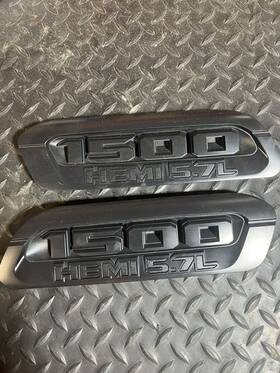 68276336aa Mopar 2019-20 Ram 1500 Dt Black Hemi 5.7 Rh And Lh Hood Bezel Oem
