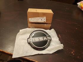 62889-9hf0a Nissan New Style Front Grille Emblem For 2023-25 Altima Oem