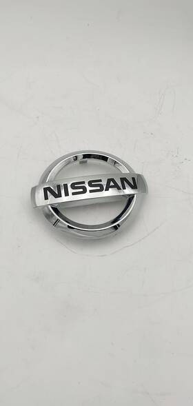 62889ija0a Nissan 13-17 Grille Chrome Emblem Oem