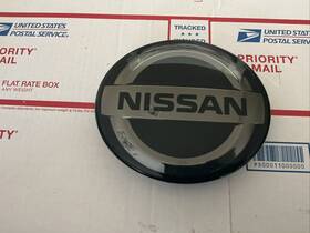 62890-6lhoa Nissan Sentra 20-23 Radar Fr.grille Emblem