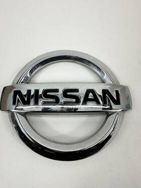 628905w500 Nissan 2001-2004 Pathfinder Front Grill Emblem Oem