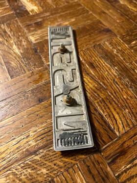 62w00-1 Nissan 63890 720 Pickup Fender Emblem Badge