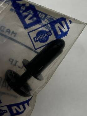 84815-7z802 Nissan Genuine Parts Clip Standard Hardware 1 Pcs Free Shipping