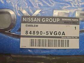 84890-5vg0a Nissan 848905vg0a Genuine Infiniti Qx55 2022-2023 Liftegate Nameplate Inch Rh