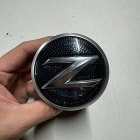 A048333 Nissan 2009-2020 370z Front Rh Side Fender Emblem Oem