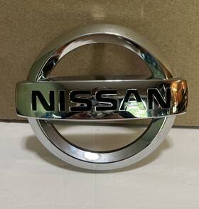 Capn5001072 Nissan Oem Front Grille Emblem Capn 5001072 Genuine Tabs Intact