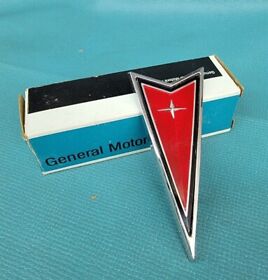 10014201 Nos 82 83 84 85 Pontiac Sunbird J 2000 Front Panel Nose Emblem Badge Gm