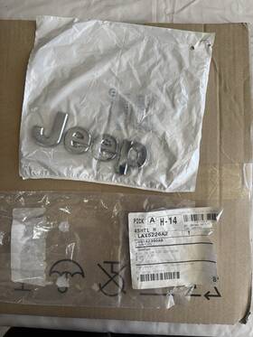 05182390ab Oem New 2011-2018 Jeep Grand Cherokee Hood Front Emblem Chrome Mopar